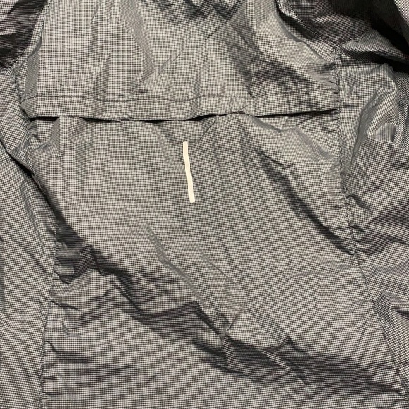 Woman’s nike windbreaker - Picture 6 of 6